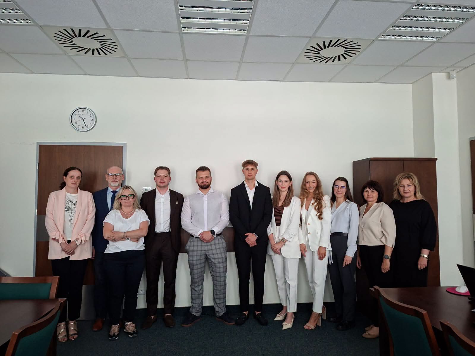 Sezon obron prac dyplomowych oficjalnie rozpoczęty… i to z przytupem! Sezon obron prac dyplomowych oficjalnie rozpoczęty… i to z przytupem!